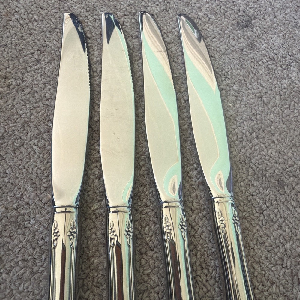 Lot of 12 Wm A Rogers Oneida LTD Mansfield Amadeus Deluxe Stainless Flatware EUC - Picture 11 of 14